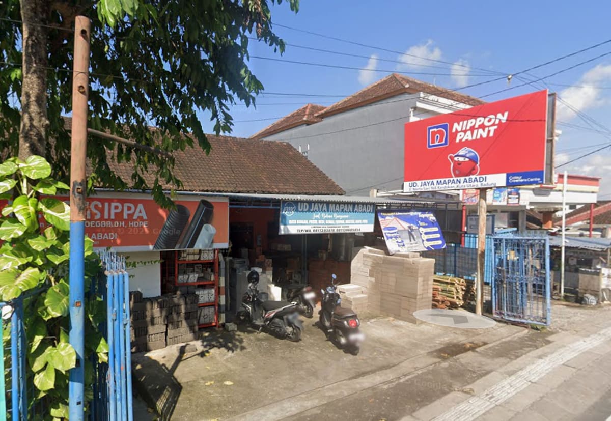 Tampak depan UD JAYA MAPAN ABADI dan stok material